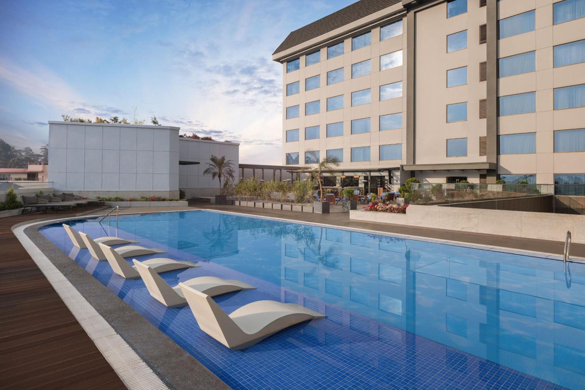Courtyard By Marriott Shillong Hotel Ngoại thất bức ảnh
