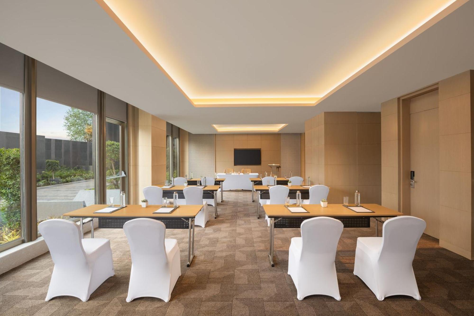 Courtyard By Marriott Shillong Hotel Ngoại thất bức ảnh